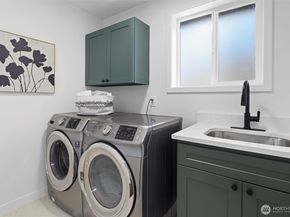 2211 SW 103rd Place, Seattle WA 98146