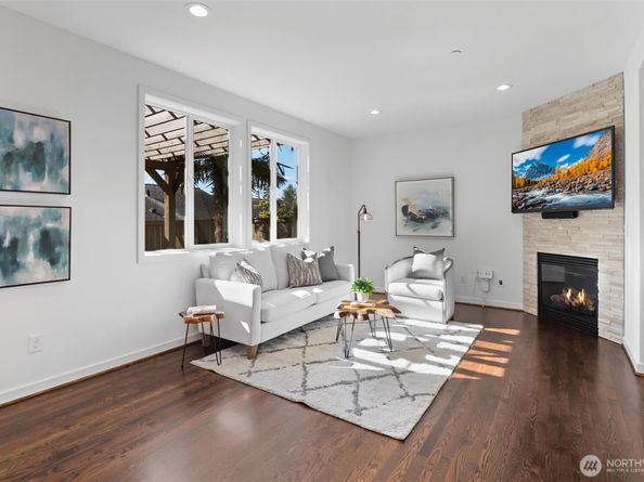 2211 SW 103rd Place, Seattle WA 98146