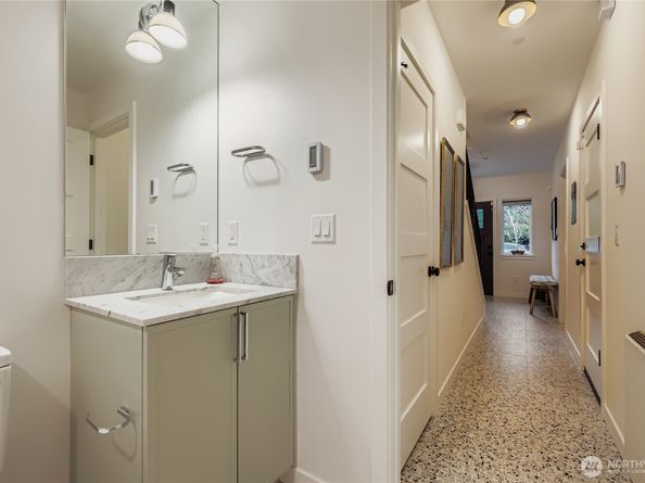 3649 Francis Avenue N A, Seattle WA 98103