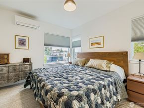 3649 Francis Avenue N A, Seattle WA 98103