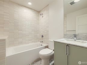 3649 Francis Avenue N A, Seattle WA 98103