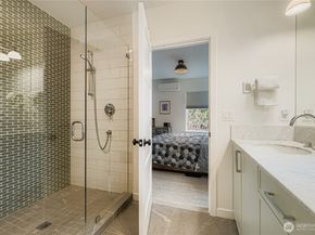3649 Francis Avenue N A, Seattle WA 98103