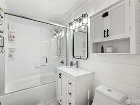 201 2nd Street S 201, Kirkland WA 98033