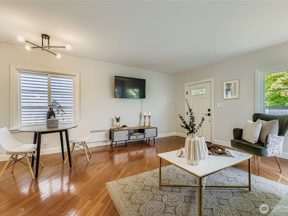 359 N 75th Street, Seattle WA 98103