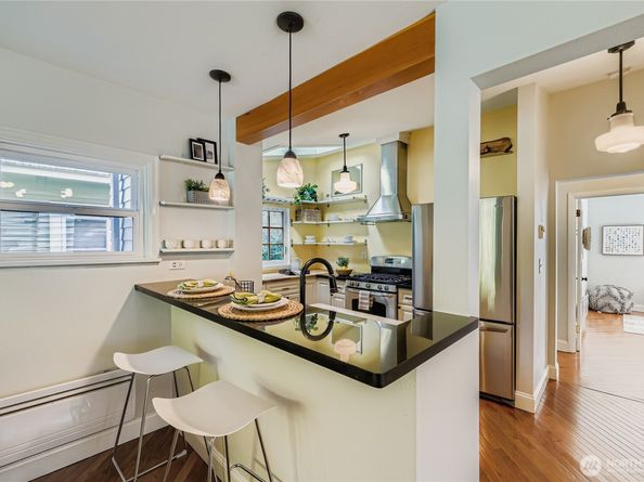 359 N 75th Street, Seattle WA 98103