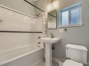 359 N 75th Street, Seattle WA 98103