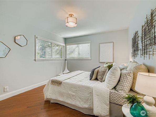 359 N 75th Street, Seattle WA 98103