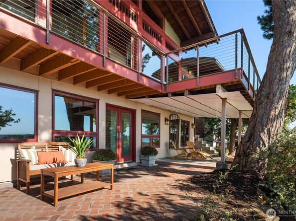 10819 44th Avenue SW, Seattle WA 98146