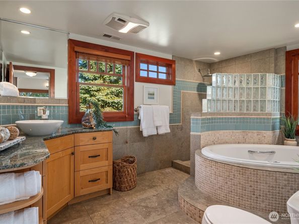 10819 44th Avenue SW, Seattle WA 98146