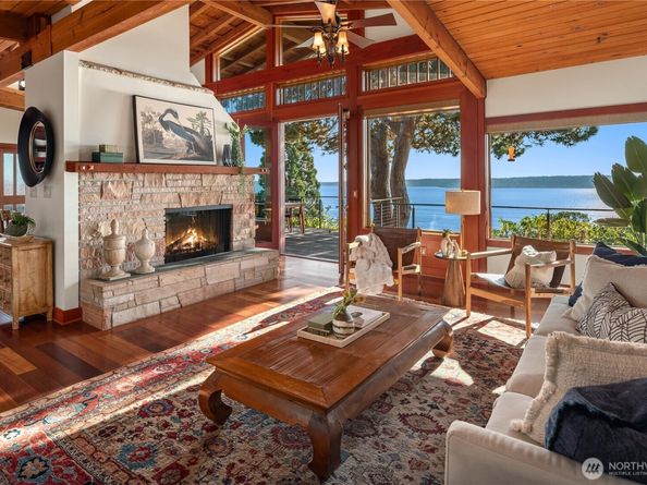 10819 44th Avenue SW, Seattle WA 98146