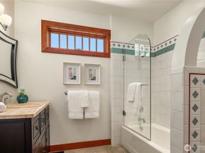 10819 44th Avenue SW, Seattle WA 98146