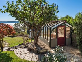 10819 44th Avenue SW, Seattle WA 98146