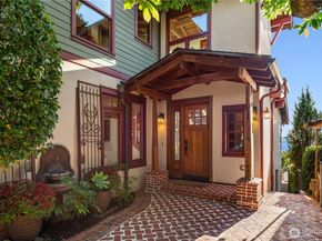 10819 44th Avenue SW, Seattle WA 98146