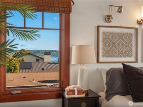10819 44th Avenue SW, Seattle WA 98146
