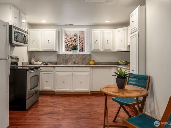10819 44th Avenue SW, Seattle WA 98146