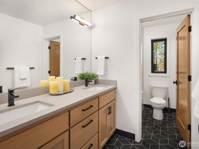 20300 166th Avenue NE, Woodinville WA 98072