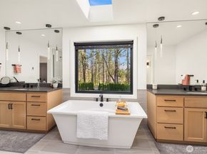 20300 166th Avenue NE, Woodinville WA 98072