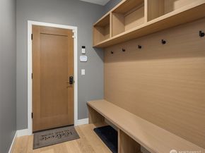 20300 166th Avenue NE, Woodinville WA 98072