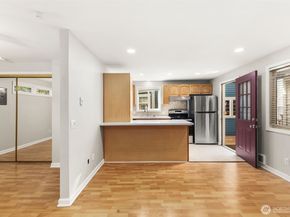 2446 Queen Anne Avenue N, Seattle WA 98109