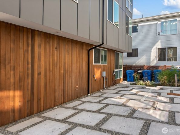 826 NW 52nd Street C, Seattle WA 98107