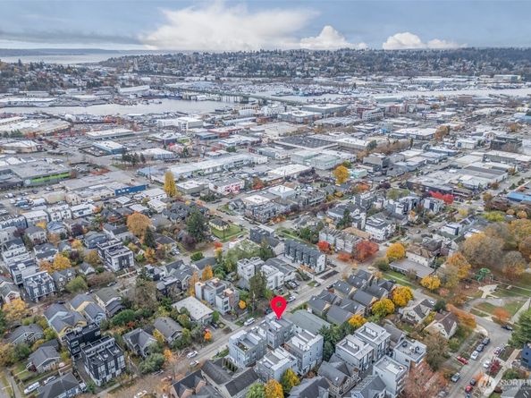 826 NW 52nd Street C, Seattle WA 98107