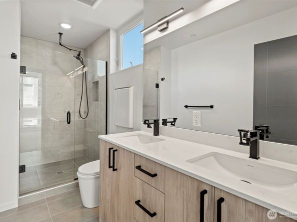 826 NW 52nd Street C, Seattle WA 98107
