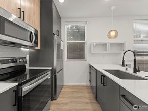 826 NW 52nd Street C, Seattle WA 98107