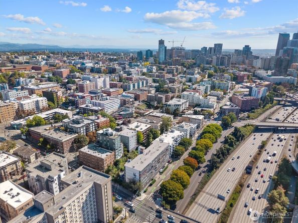 1740 Melrose Avenue 203, Seattle WA 98122