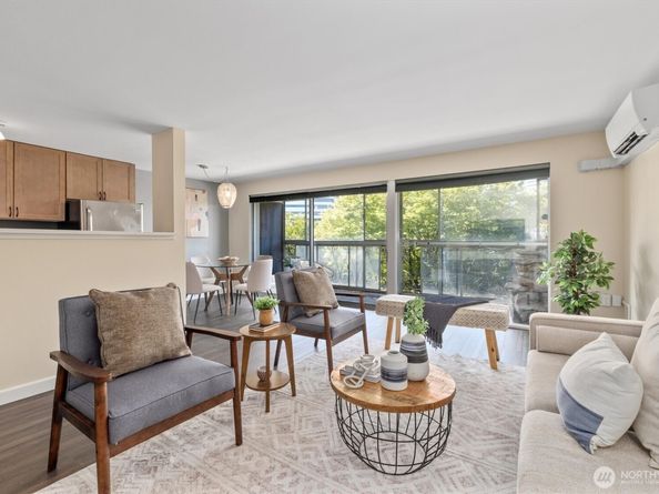 1740 Melrose Avenue 203, Seattle WA 98122
