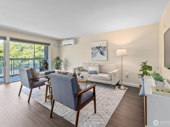 1740 Melrose Avenue 203, Seattle WA 98122