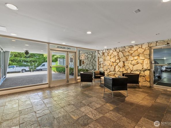 1740 Melrose Avenue 203, Seattle WA 98122