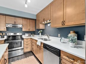 1740 Melrose Avenue 203, Seattle WA 98122