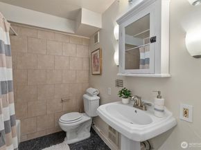 1740 Melrose Avenue 203, Seattle WA 98122