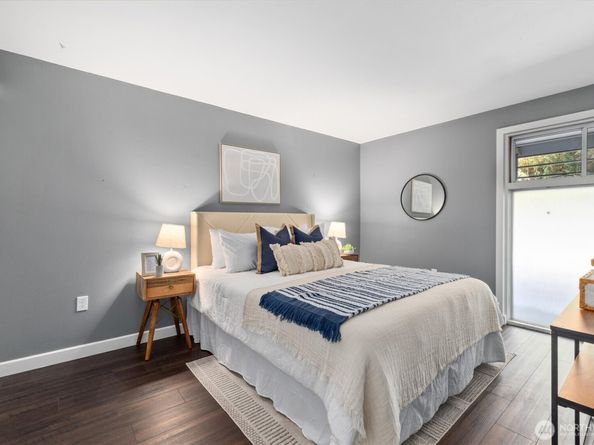 1740 Melrose Avenue 203, Seattle WA 98122