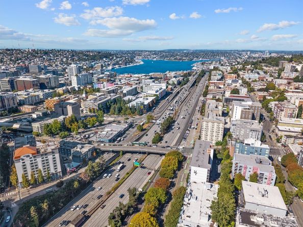 1740 Melrose Avenue 203, Seattle WA 98122