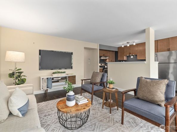 1740 Melrose Avenue 203, Seattle WA 98122