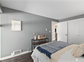 1740 Melrose Avenue 203, Seattle WA 98122