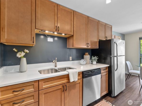 1740 Melrose Avenue 203, Seattle WA 98122