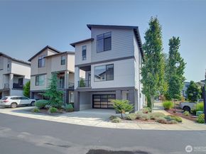 17819 19th Avenue W, Lynnwood WA 98037