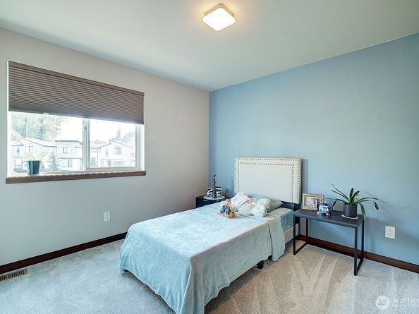 17819 19th Avenue W, Lynnwood WA 98037