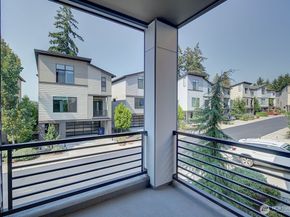 17819 19th Avenue W, Lynnwood WA 98037