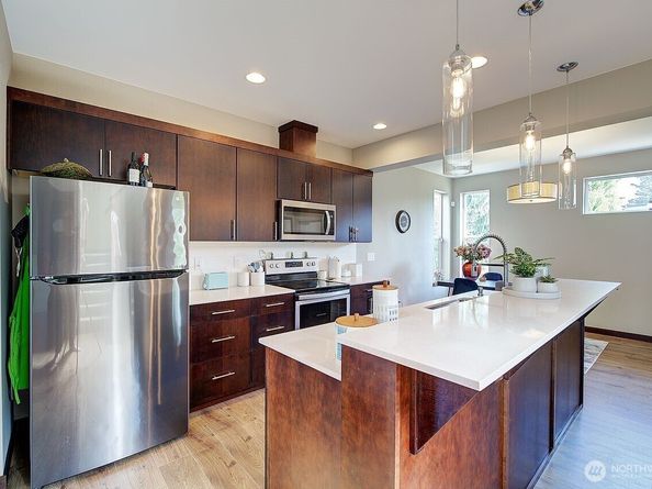 17819 19th Avenue W, Lynnwood WA 98037