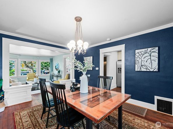 822 24th Avenue, Seattle WA 98122