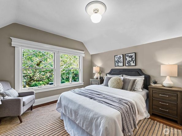 822 24th Avenue, Seattle WA 98122