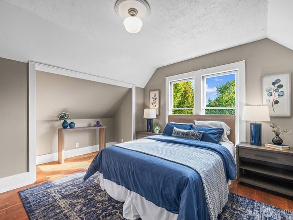 822 24th Avenue, Seattle WA 98122