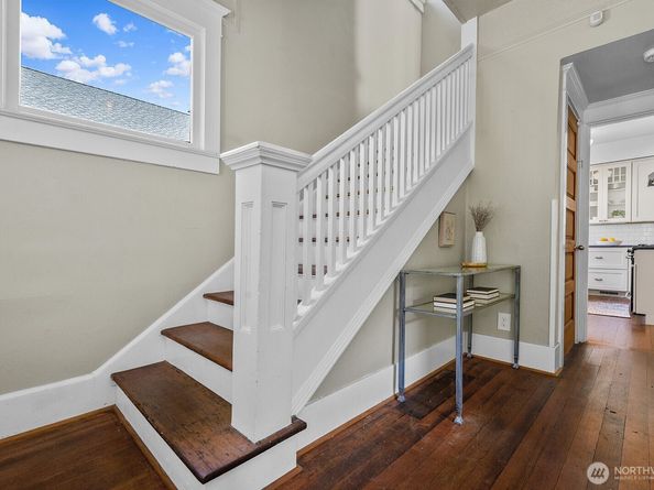 822 24th Avenue, Seattle WA 98122