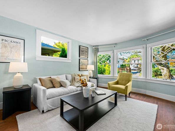 822 24th Avenue, Seattle WA 98122