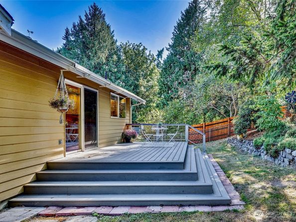 20791 Nachant Drive NE, Indianola WA 98342