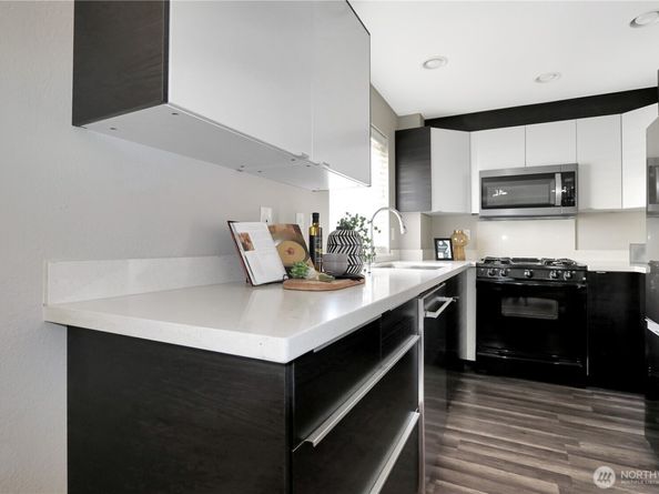 1533 18th Avenue S 5, Seattle WA 98144