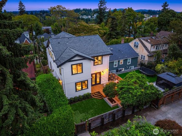 5249 36th Avenue NE, Seattle WA 98105